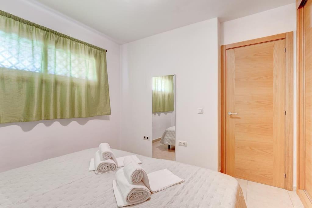 Pleasant Duplex San Juan With 2 Bedrooms Ґія-де-Ісора Екстер'єр фото